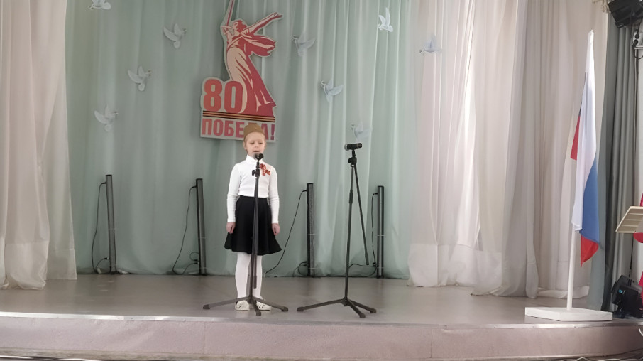 Конкурс чтецов "Живое слово" Конкурс чтецов "Живое слово".